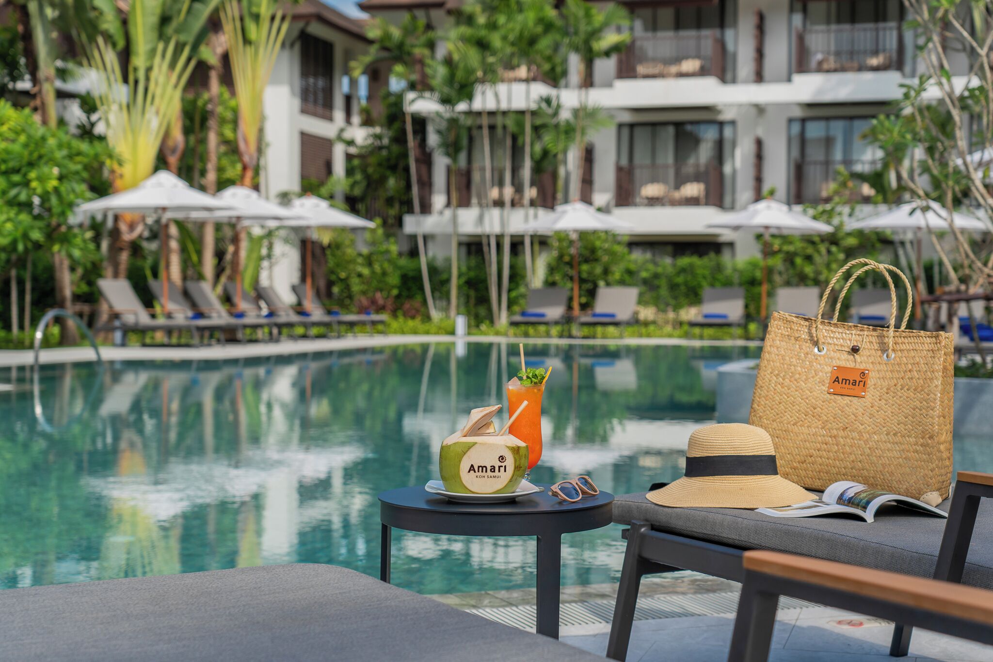 3 outdoor pools, pool umbrellas, pool loungers