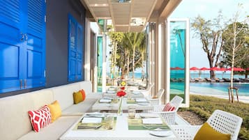 2 Restaurants, Frühstück, Mittagessen, Abendessen, internationale Küche