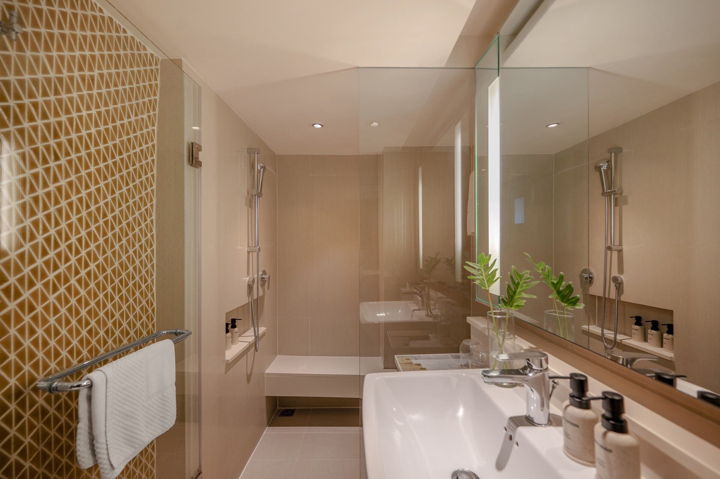 Premium bedding, in-room safe, desk, blackout curtains