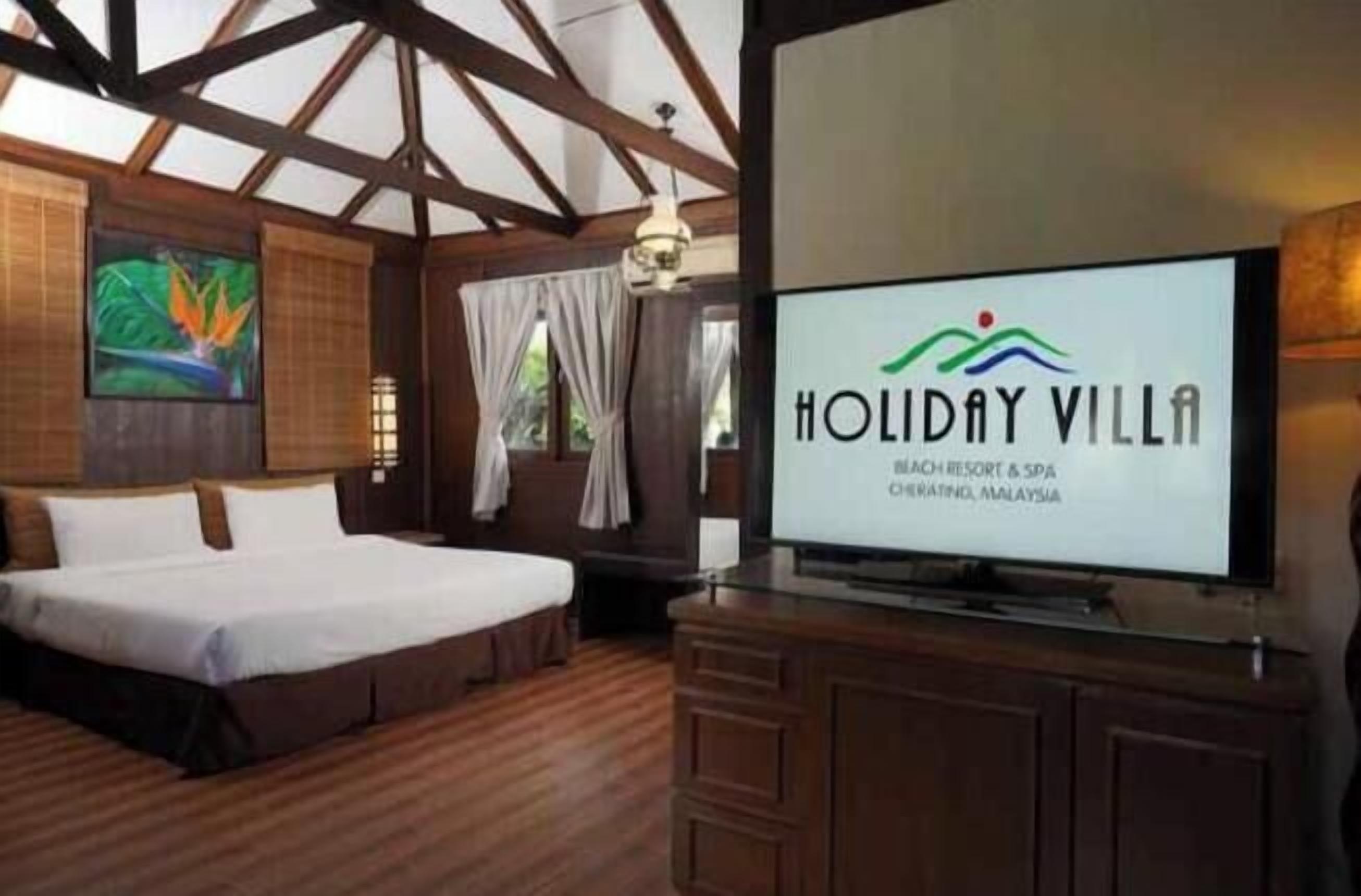 Minibar, bureau, literie fournie