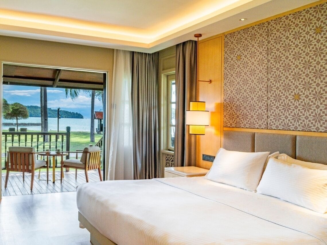 客房 | 迷你吧、客房内保险箱、办公桌、遮光窗帘