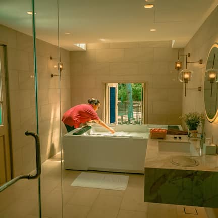 Couples treatment room(s), body treatments, aromatherapy