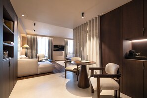 Grand Suite | 1 bedroom, premium bedding, minibar, in-room safe