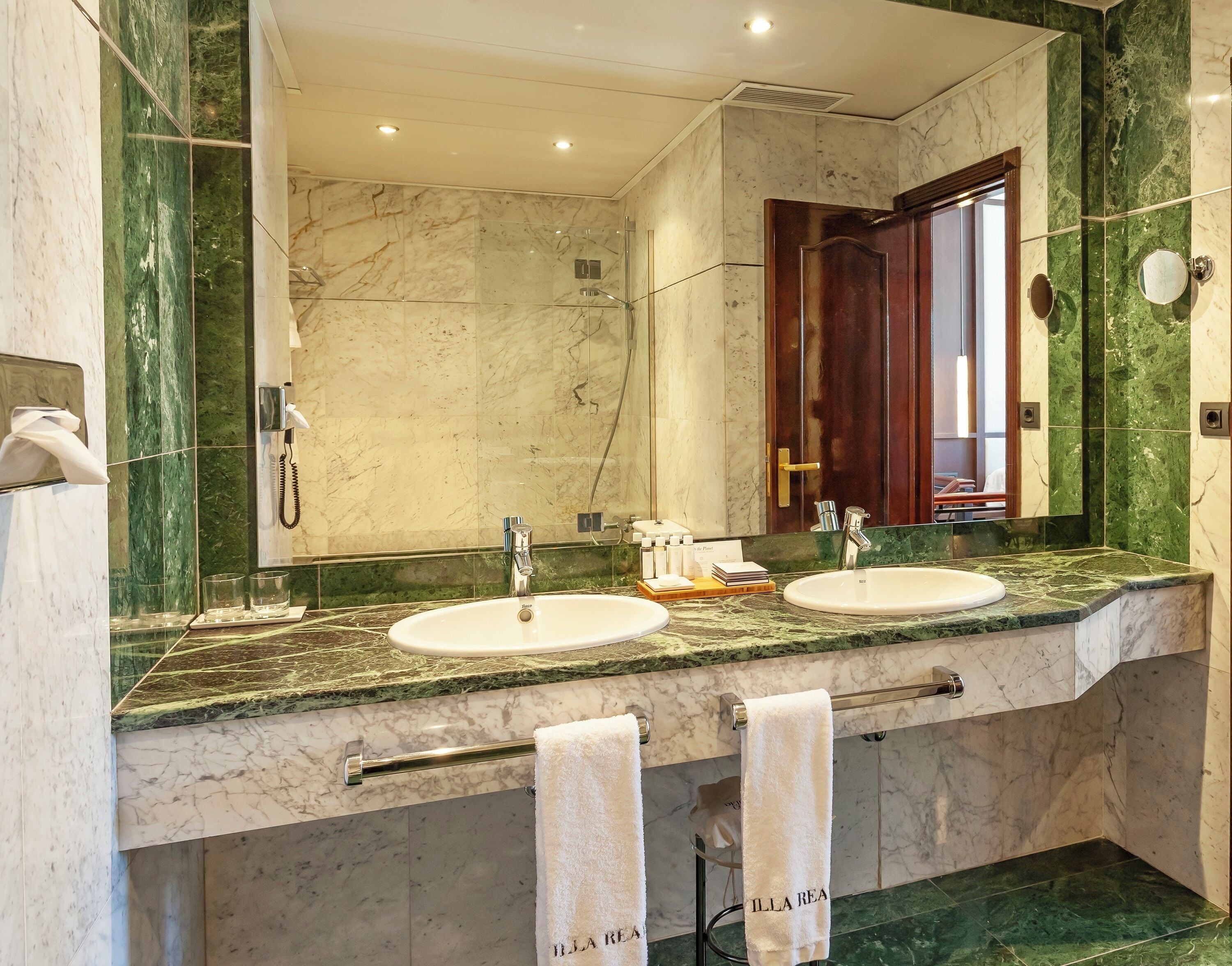 family room, terrace | bathroom | jetted bath, free toiletries, hair dryer, bathrobes