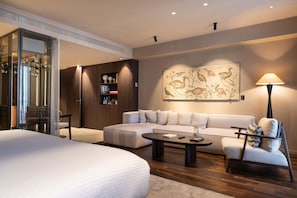 Grand Suite | Living area | LCD TV - Hotel Villa Real, a member of Preferred Hotels & Resorts (Madrid)