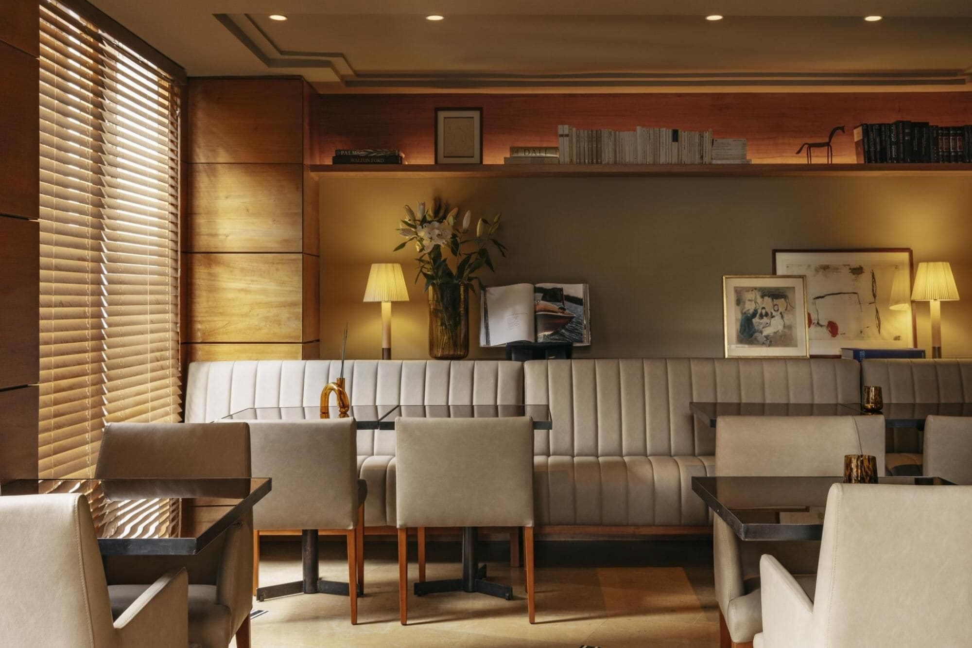 serves lunch and dinner