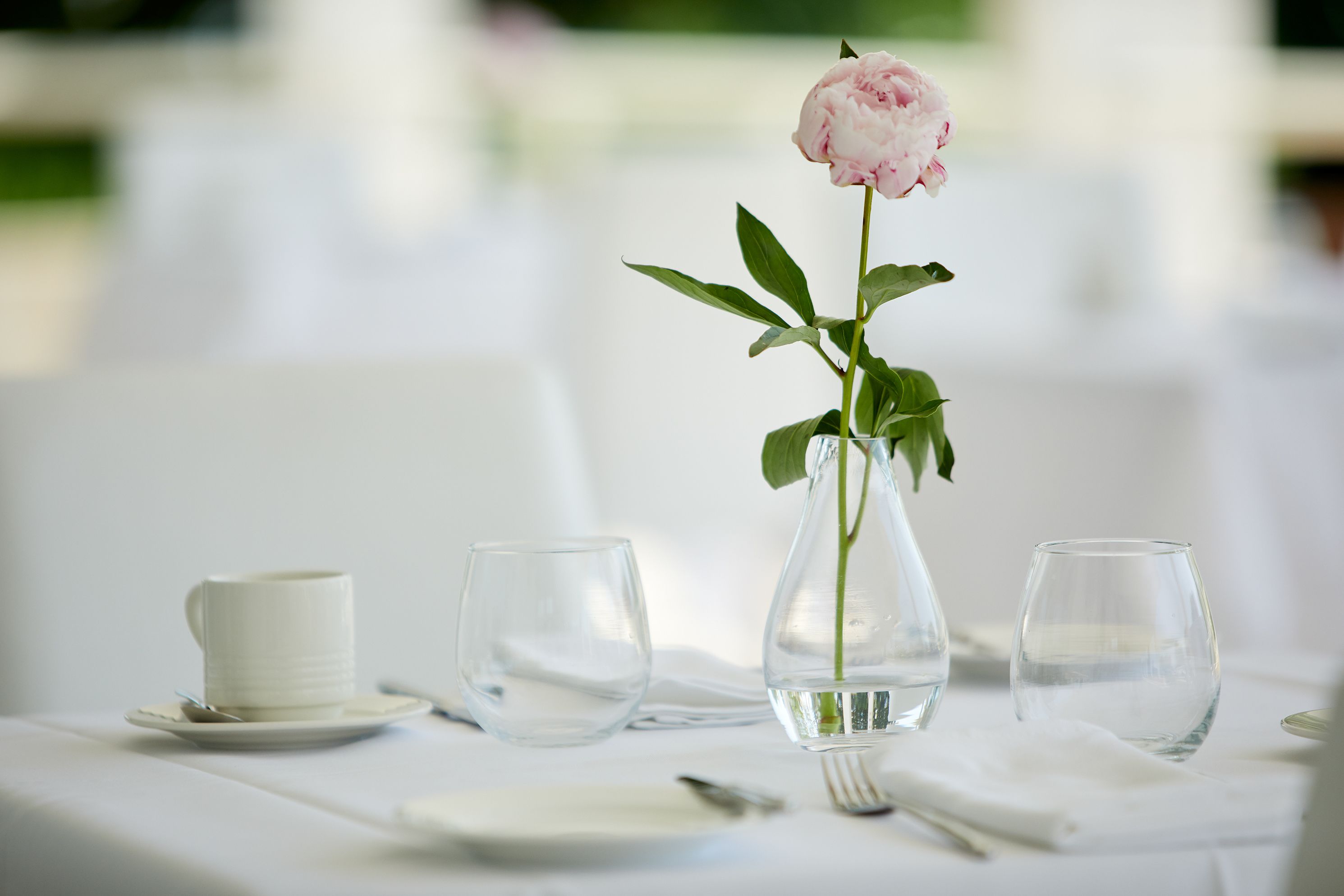 2 restaurants, breakfast served