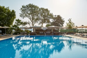 Poolside bar - Lucy Hotel (Kavala)