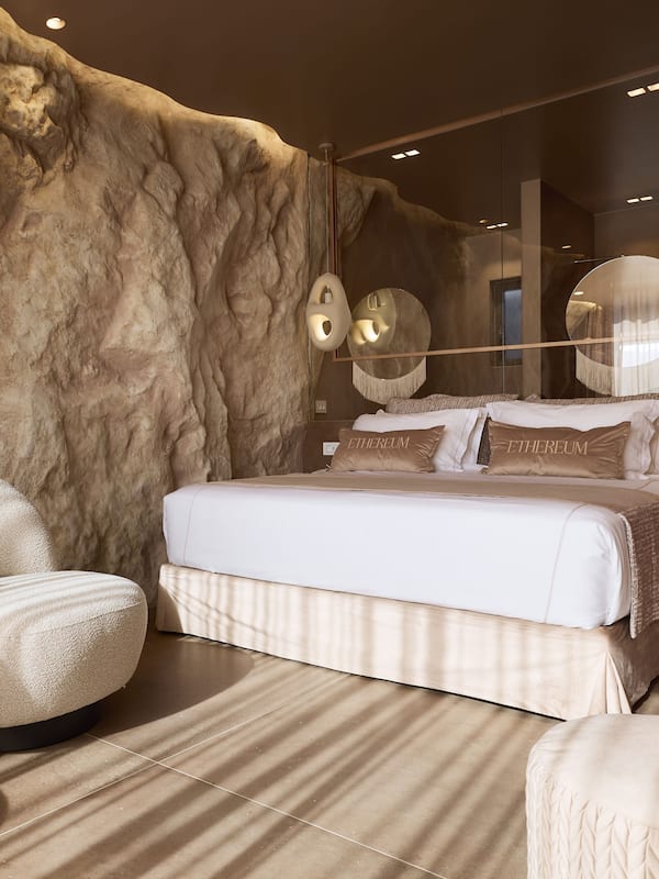 Ethereum Partial Sea View Suite with Private Heated Pool | 1 phòng ngủ, bộ đồ giường kháng dị ứng, minibar, két bảo mật tại phòng