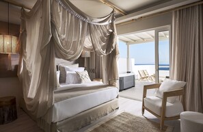 Honeymoon Suite, Sea View, Private Hot Tub | ملاءات للفراش لا تسبب الحساسية وميني بار وخزنة داخل الغرفة ومكتب
