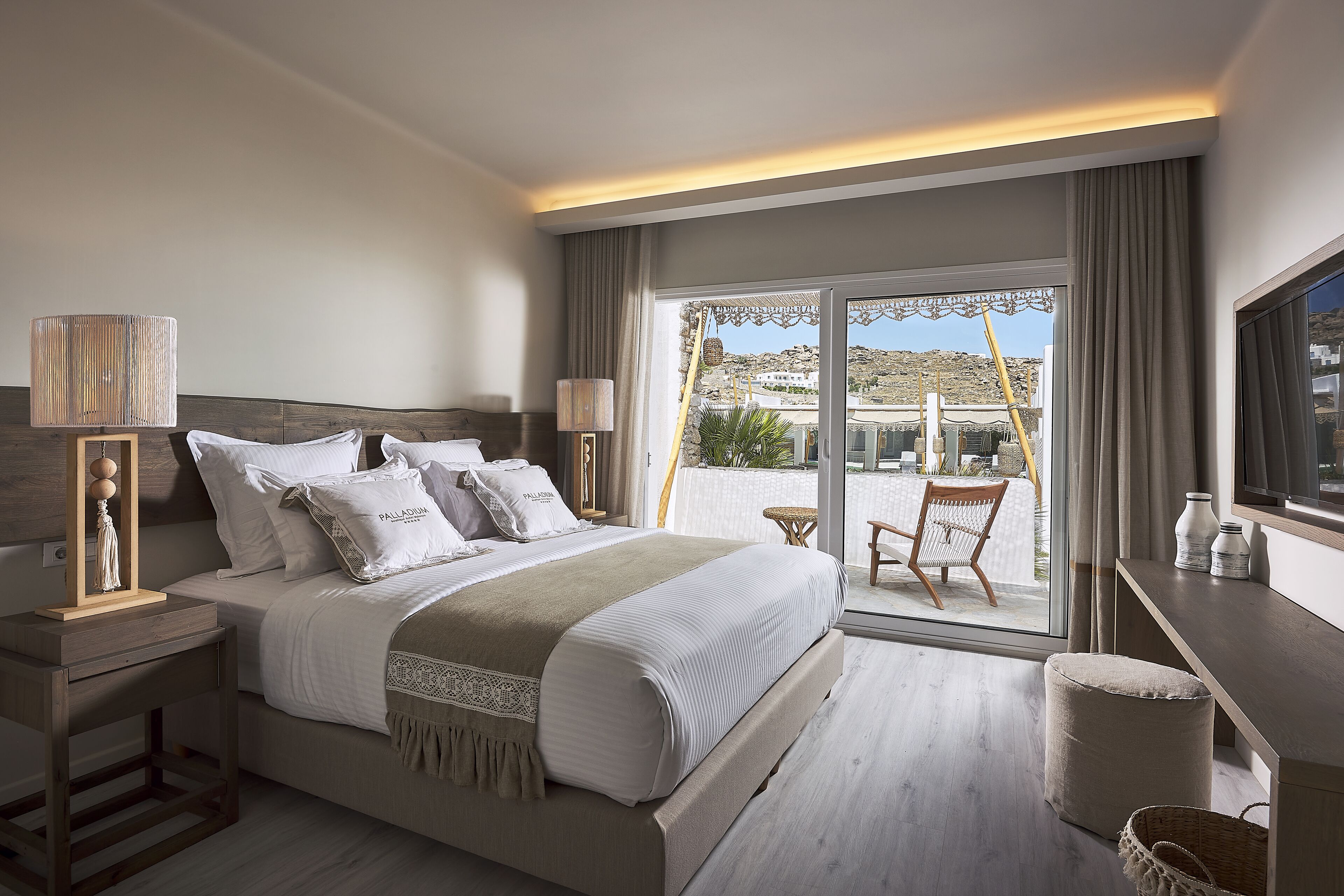 Ropa de cama hipoalergénica y minibar 