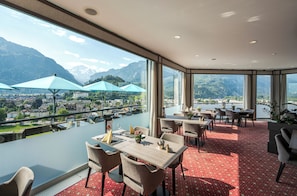 Daily buffet breakfast (CHF 25 per person) - Hotel Metropole Interlaken (Interlaken)