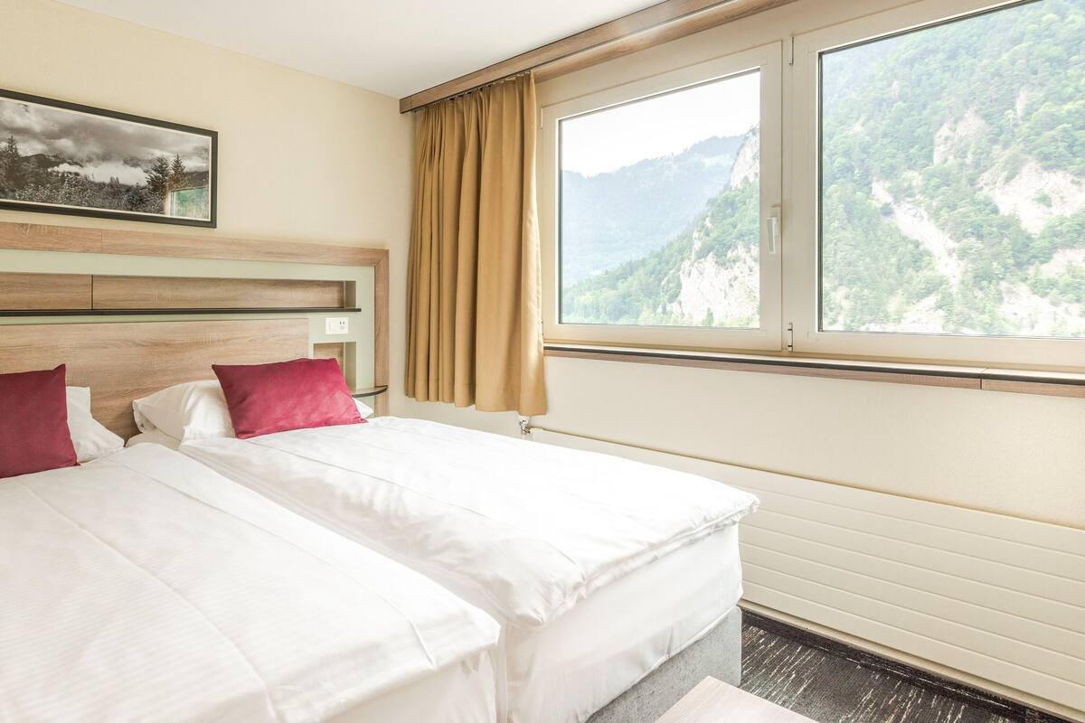 Minibar, in-room safe, desk, laptop workspace