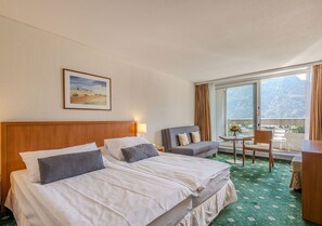 Double Room Twin Standard (1st to 6th floor) | Minibar, in-room safe, desk, laptop workspace - Hotel Metropole Interlaken (Interlaken)