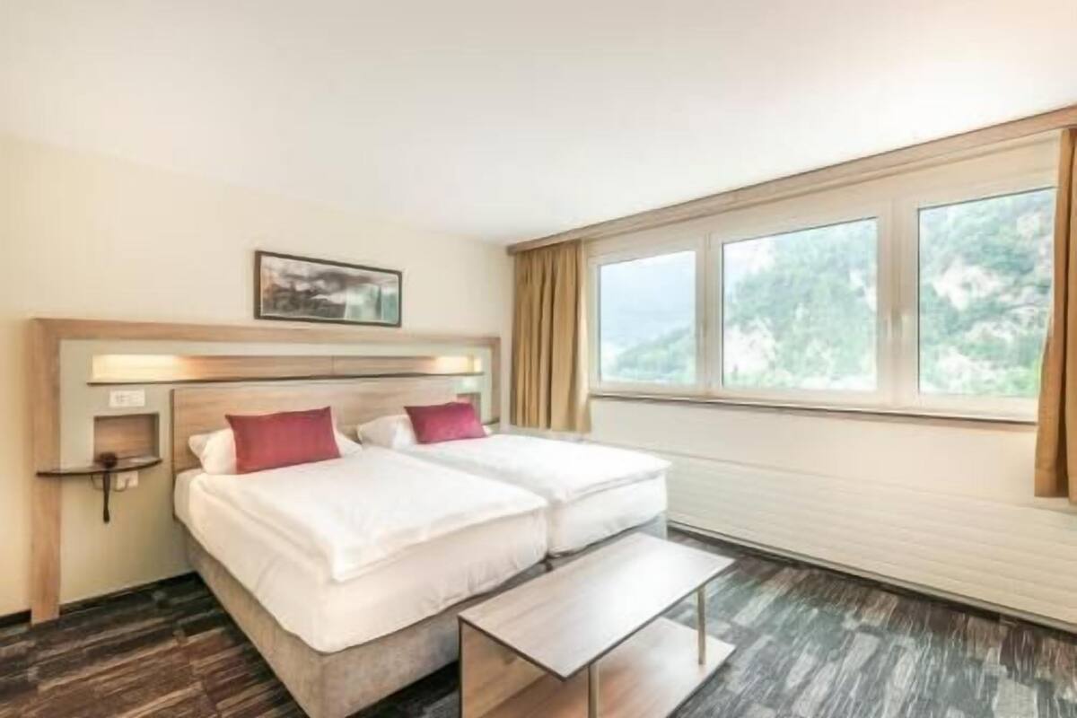 Minibar, in-room safe, desk, laptop workspace