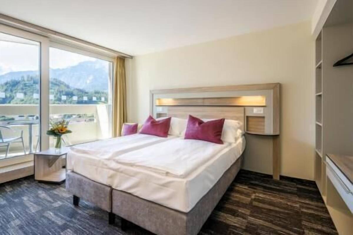 Minibar, in-room safe, desk, laptop workspace