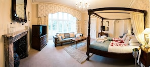 Deluxe Double Room | In-room safe, individually decorated, individually furnished, desk