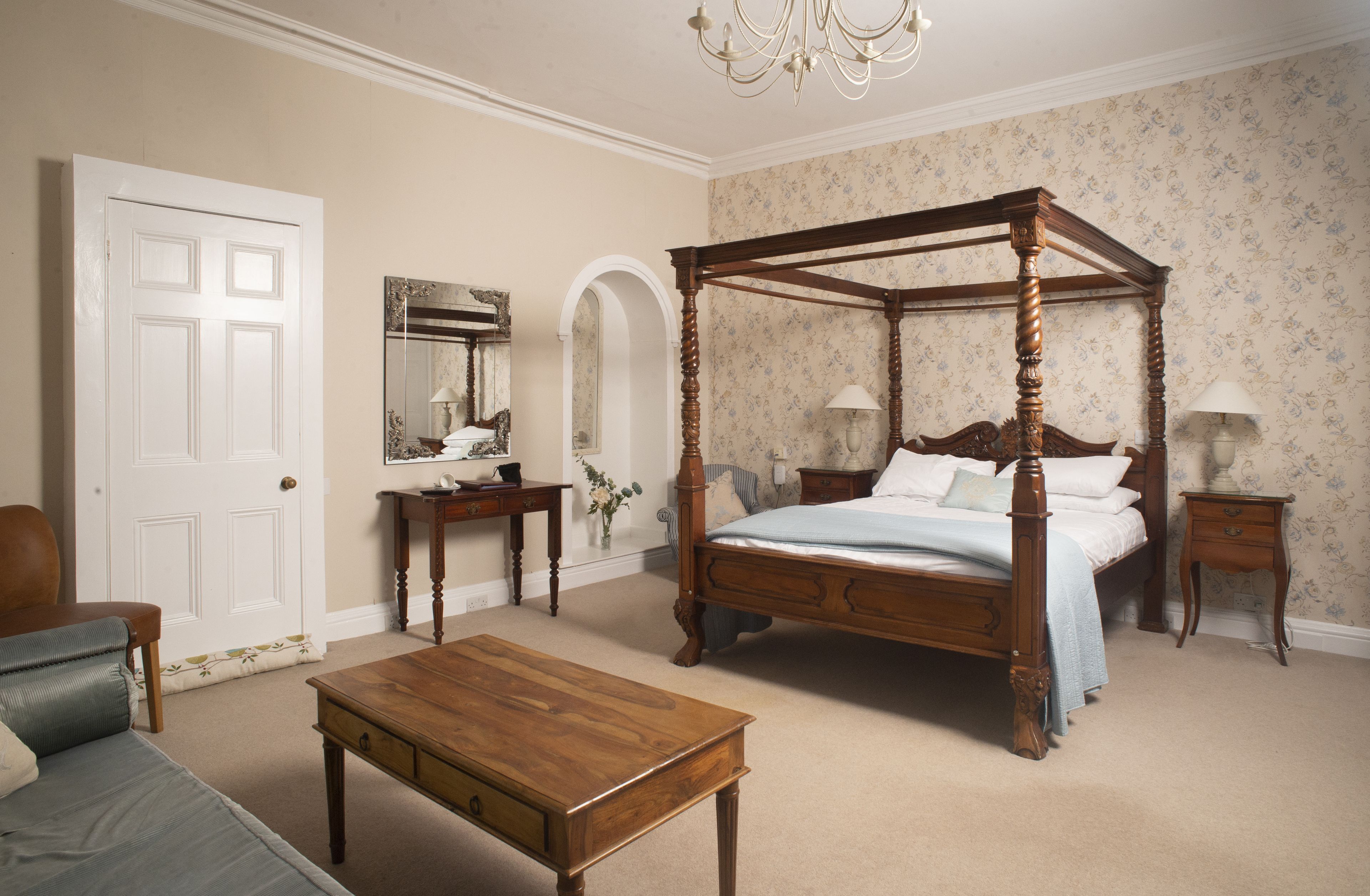 Deluxe Double Room | In-room safe, individually decorated, individually furnished, desk