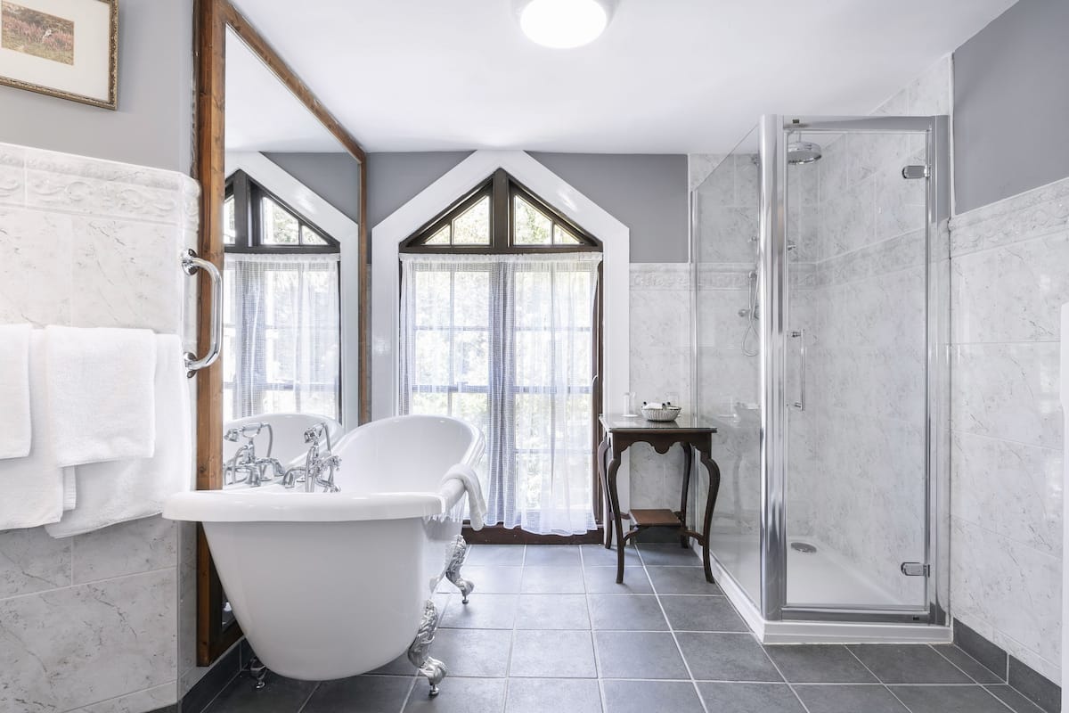 individually furnished, iron/ironing board, free wifi, bed sheets