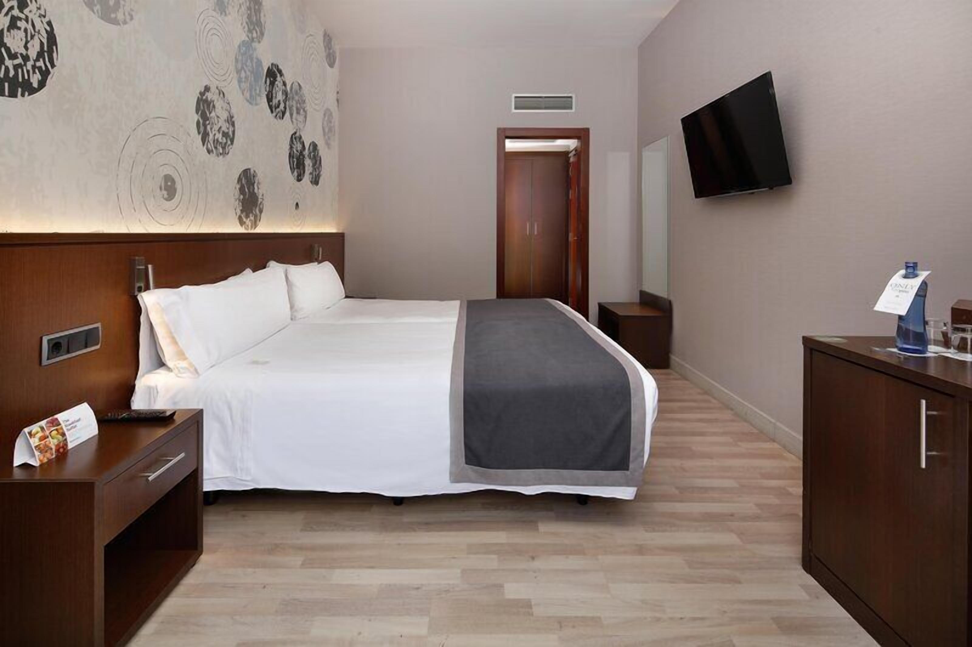 Minibar, in-room safe, desk, blackout curtains