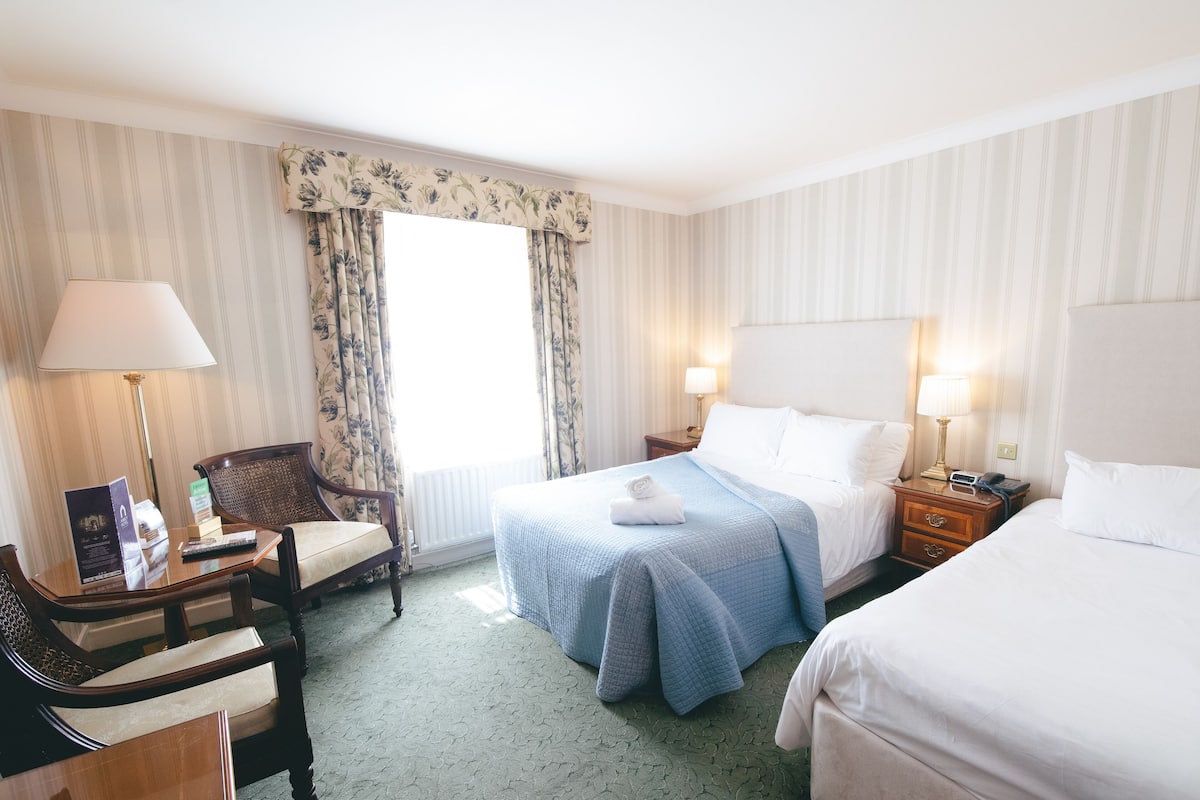 Family Room | In-room safe, soundproofing, iron/ironing board, free WiFi