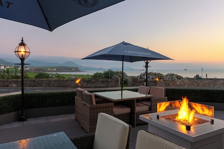 Exterior. Butler Arms Hotel