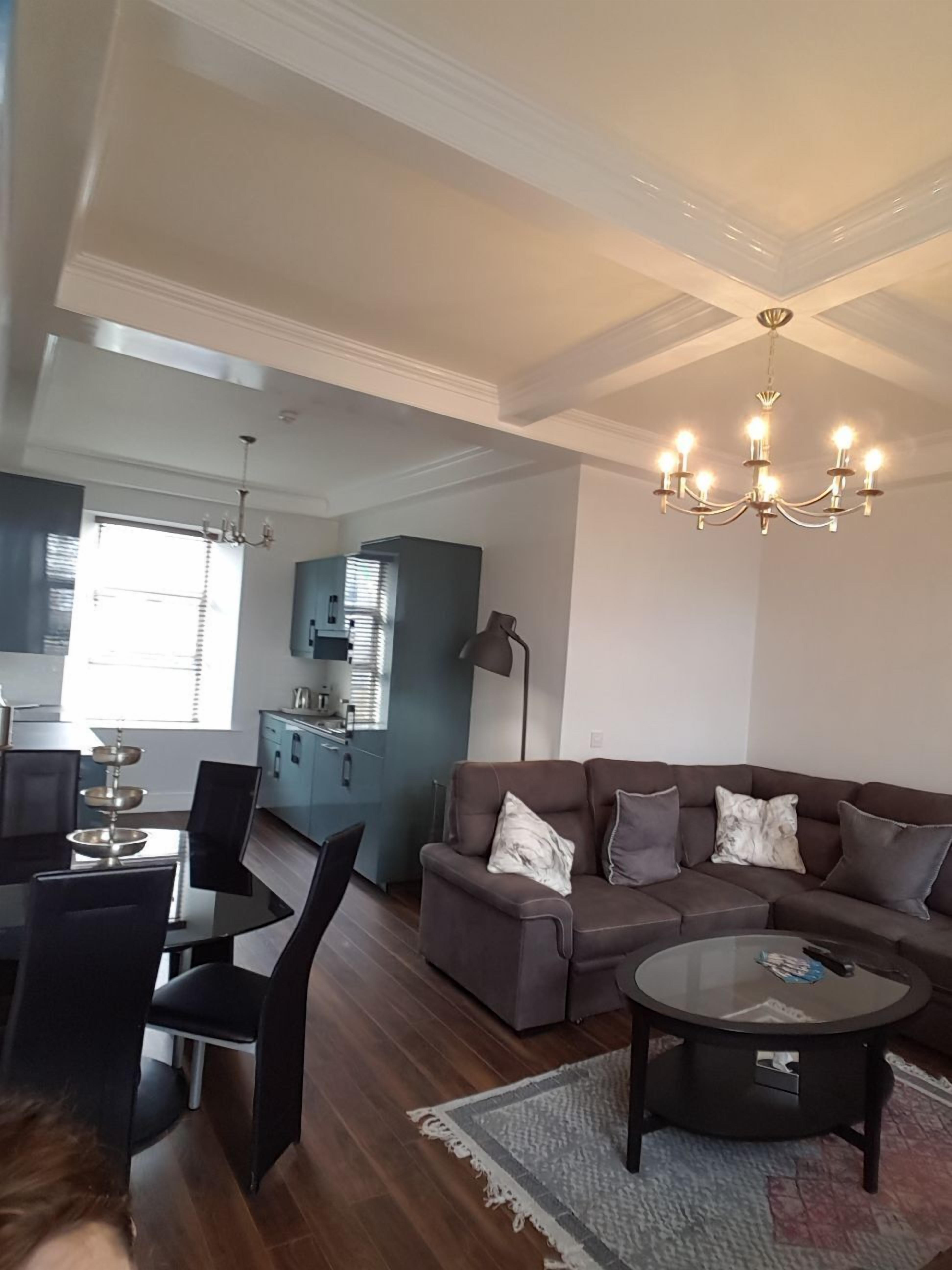 deluxe apartment, 3 bedrooms | iron/ironing board, free rollaway beds, free wifi