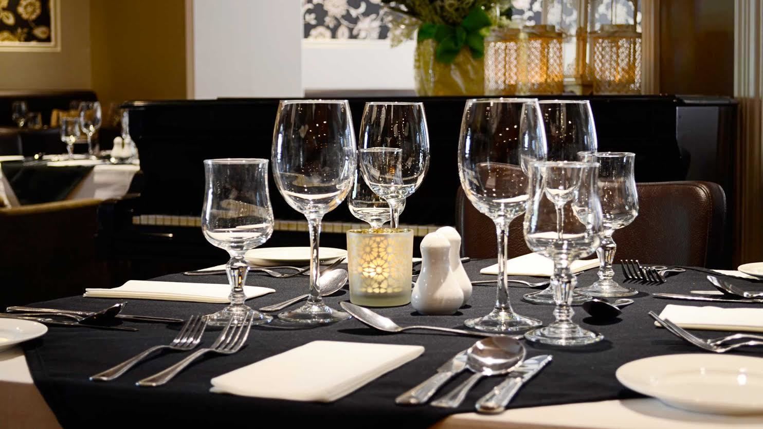 breakfast and lunch served, local cuisine