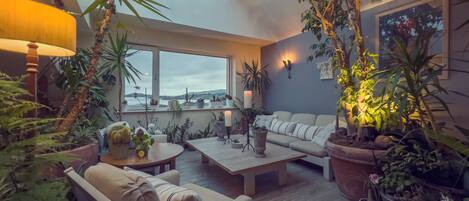 Cocktailbar, Blick auf das Meer, tÀglich geöffnet