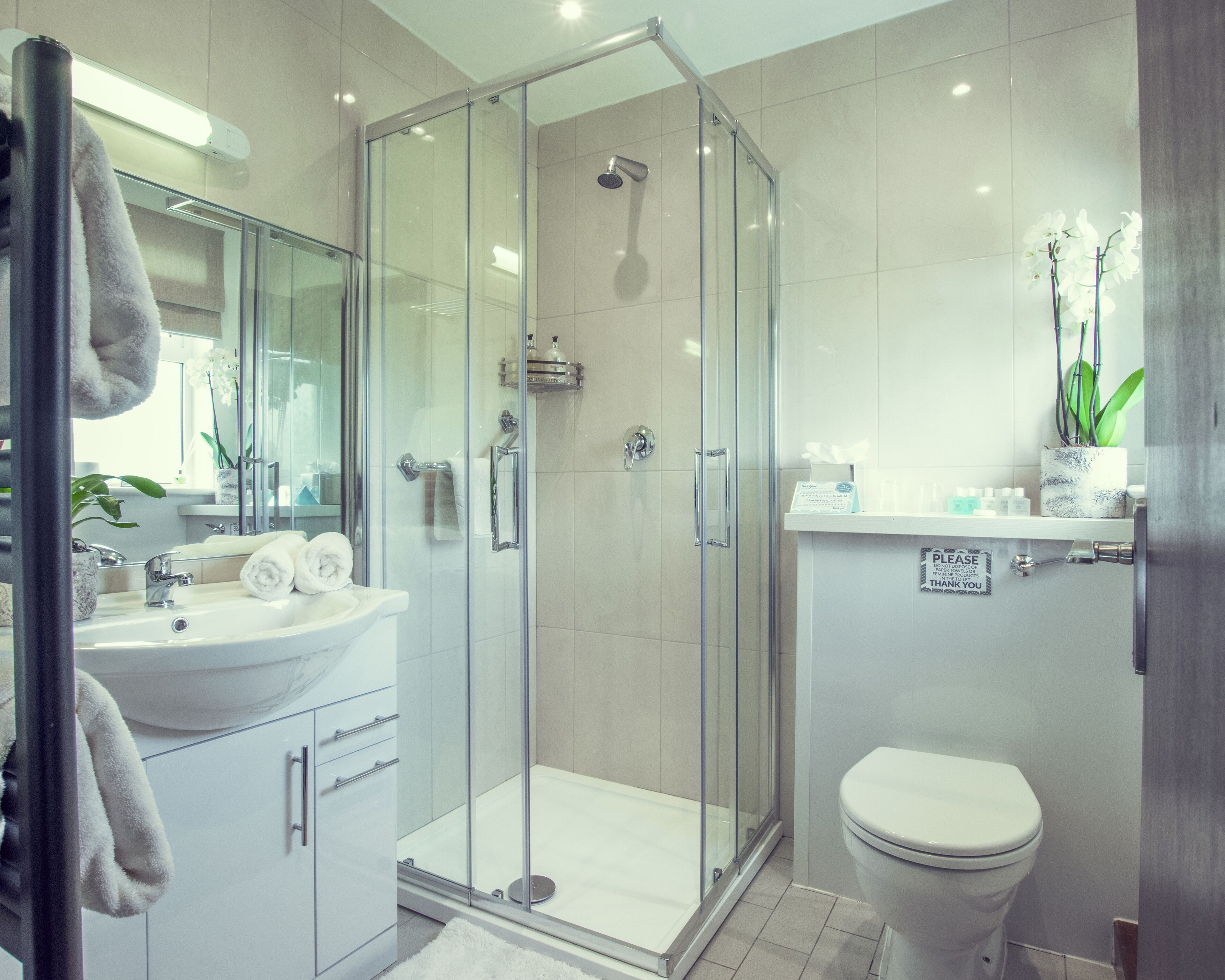 economy double room single use, 1 double bed, garden view | bathroom | designer toiletries, hair dryer, bathrobes, slippers