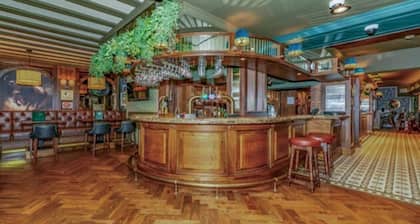 The Bull Hotel, Sure Hotel Collection by Best Western