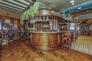Bar (en la propiedad)