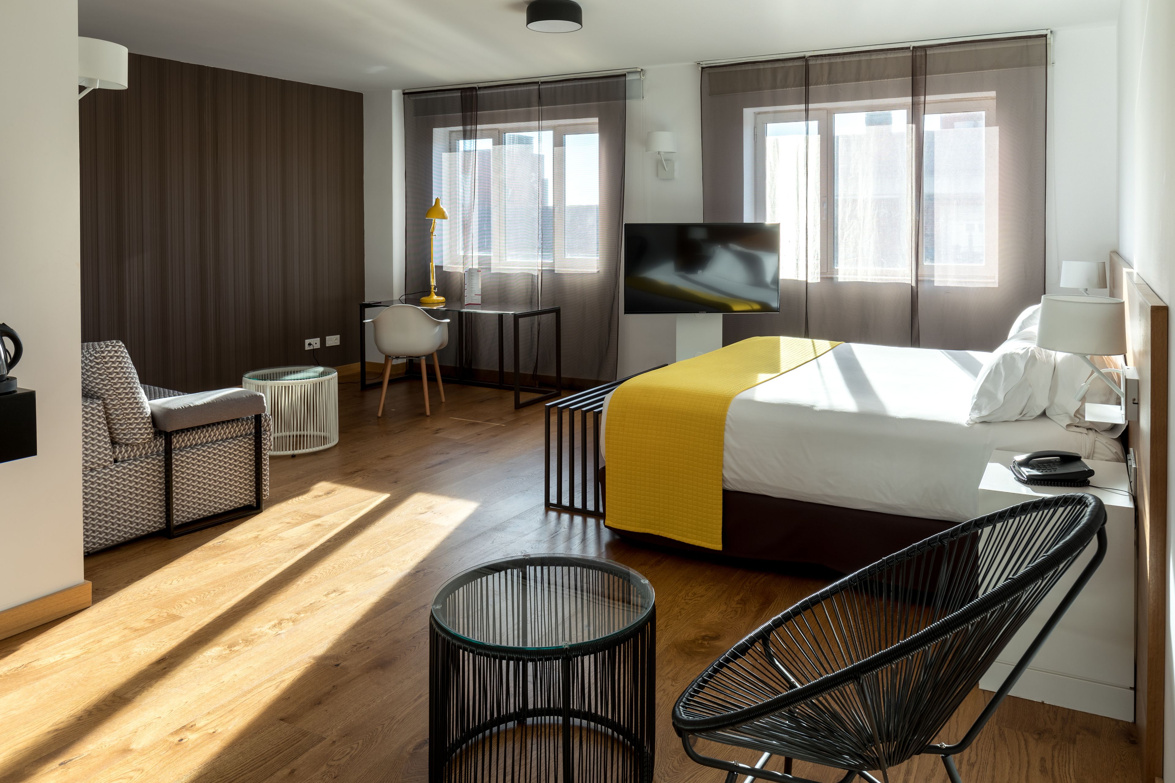 junior suite | 1 bedroom, minibar, in-room safe, desk