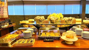 Daily continental breakfast (EUR 10.50 per person)