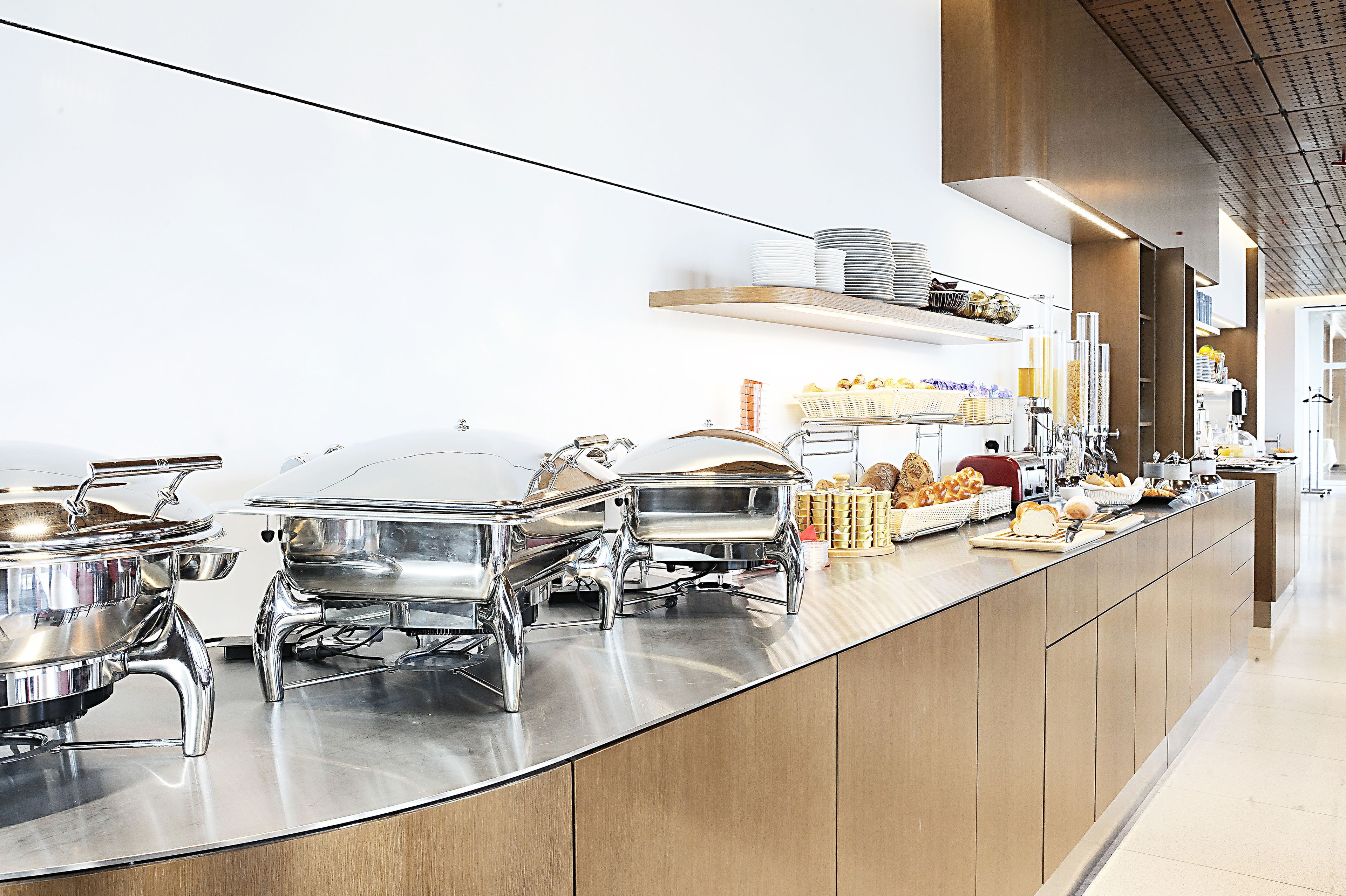 daily buffet breakfast for a fee