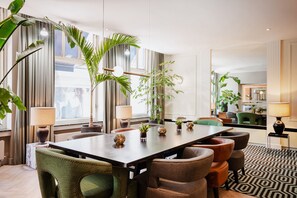 ロビー応接スペース