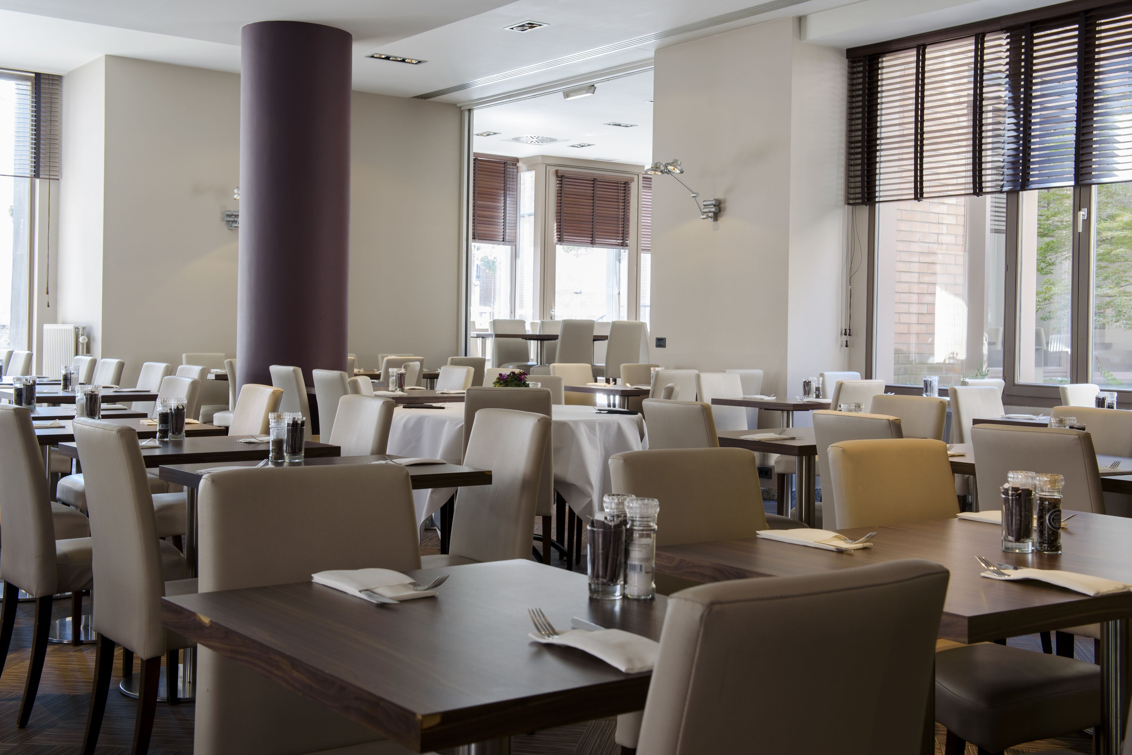 daily continental breakfast (eur 20 per person)