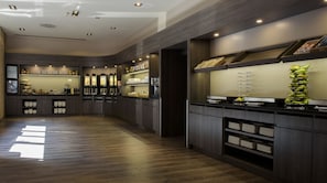 Daily continental breakfast (EUR 20 per person)