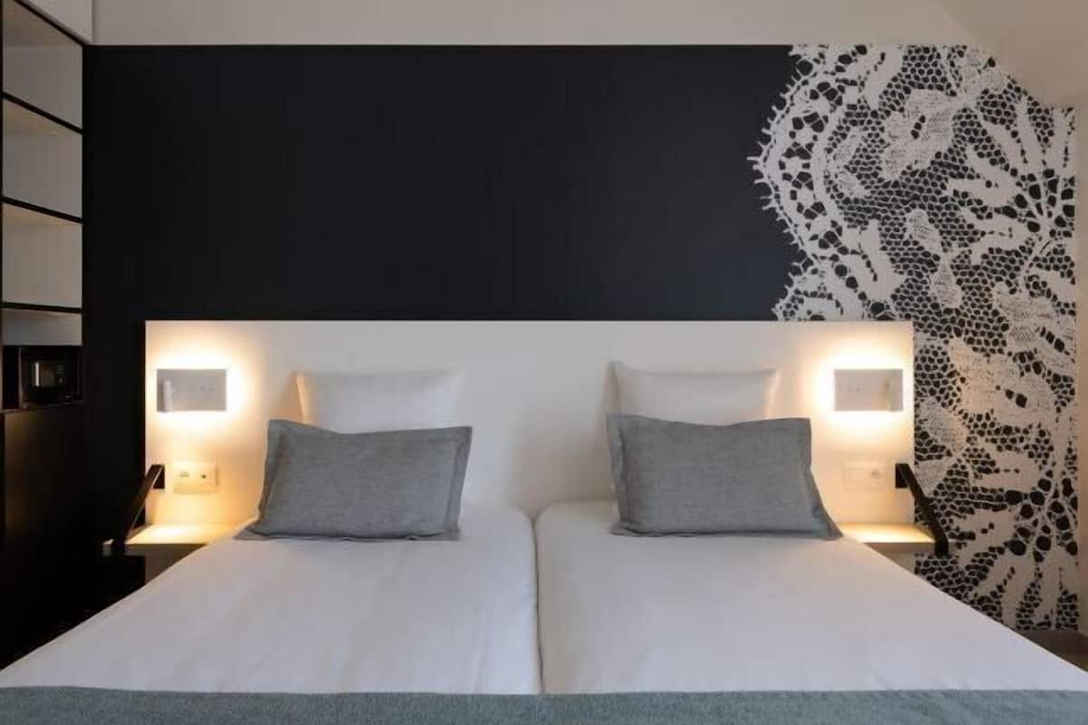 In-room safe, desk, iron/ironing board, free WiFi