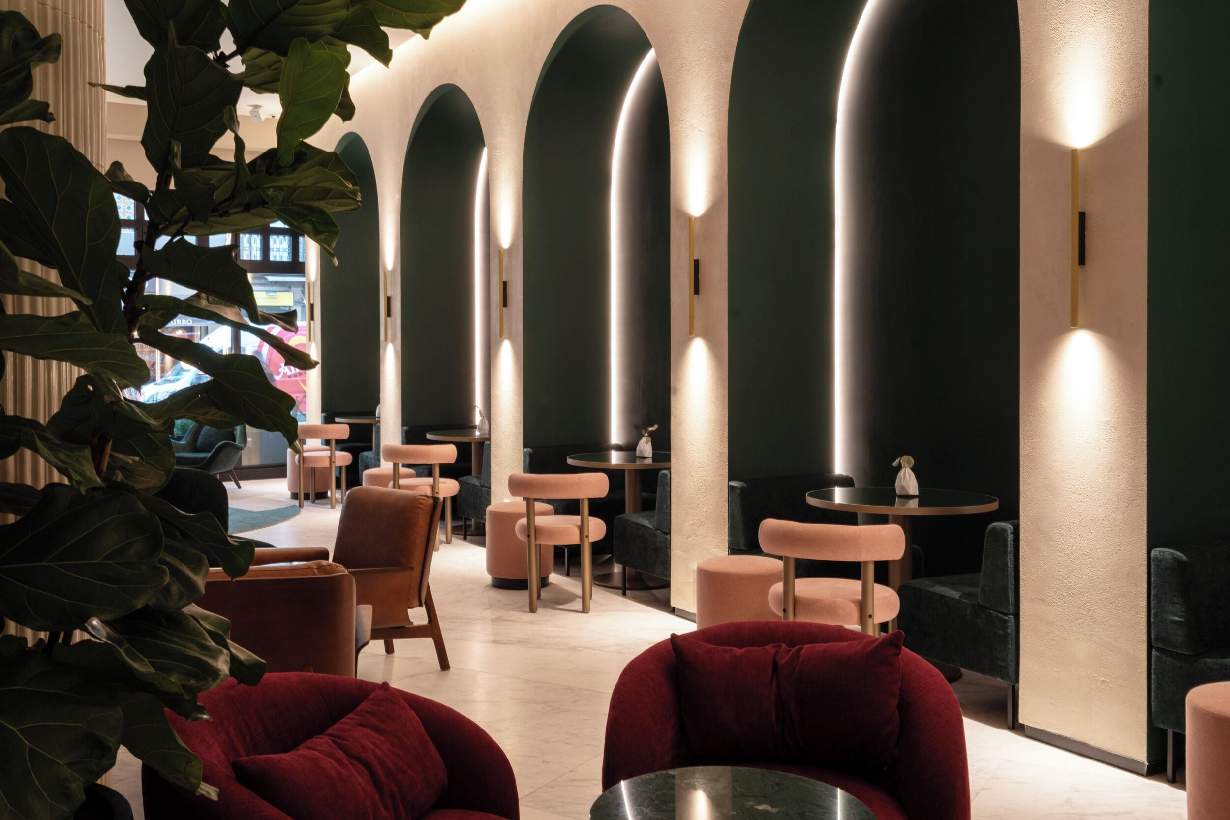 2 bars/lounges, rooftop bar