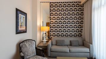 Suite | Living area | TV