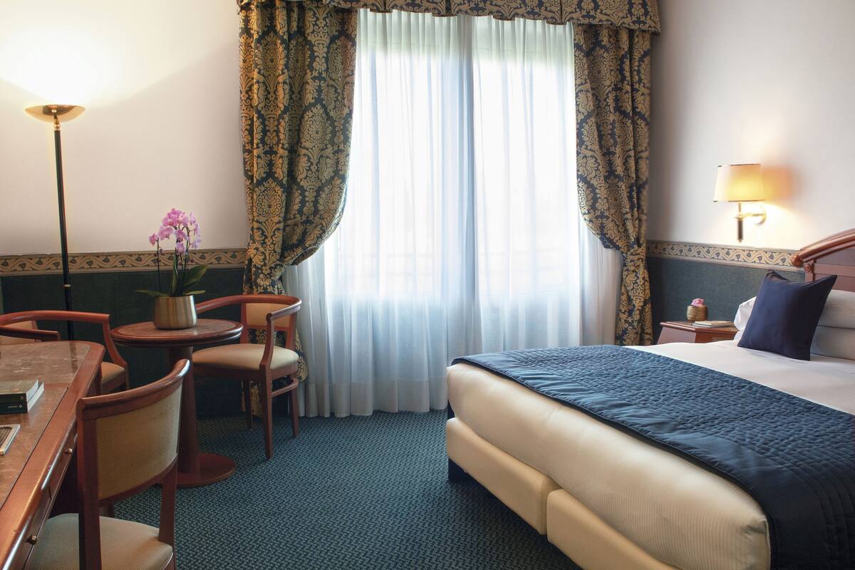 In-room safe, desk, blackout drapes, soundproofing