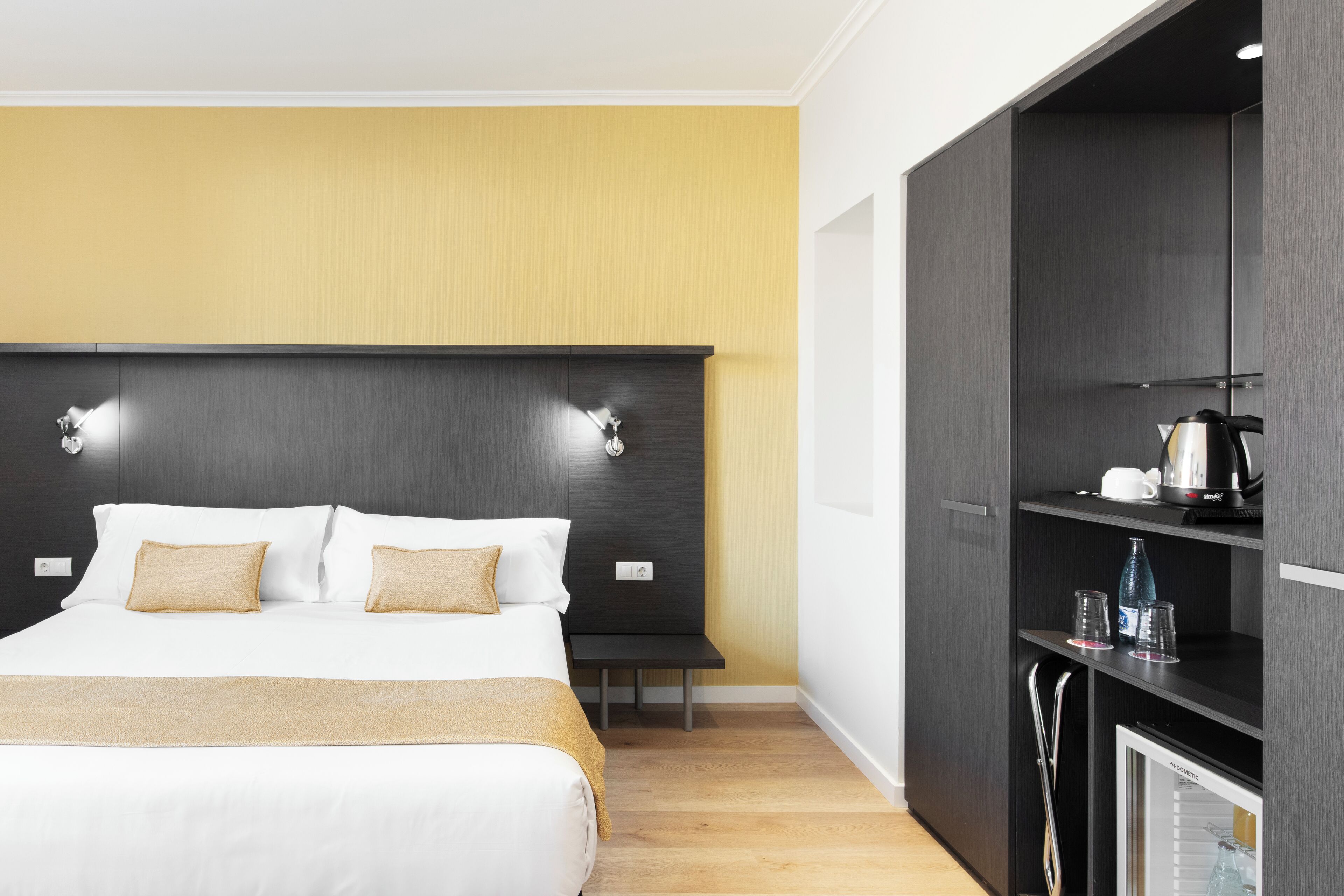 minibar, in-room safe, desk, laptop workspace