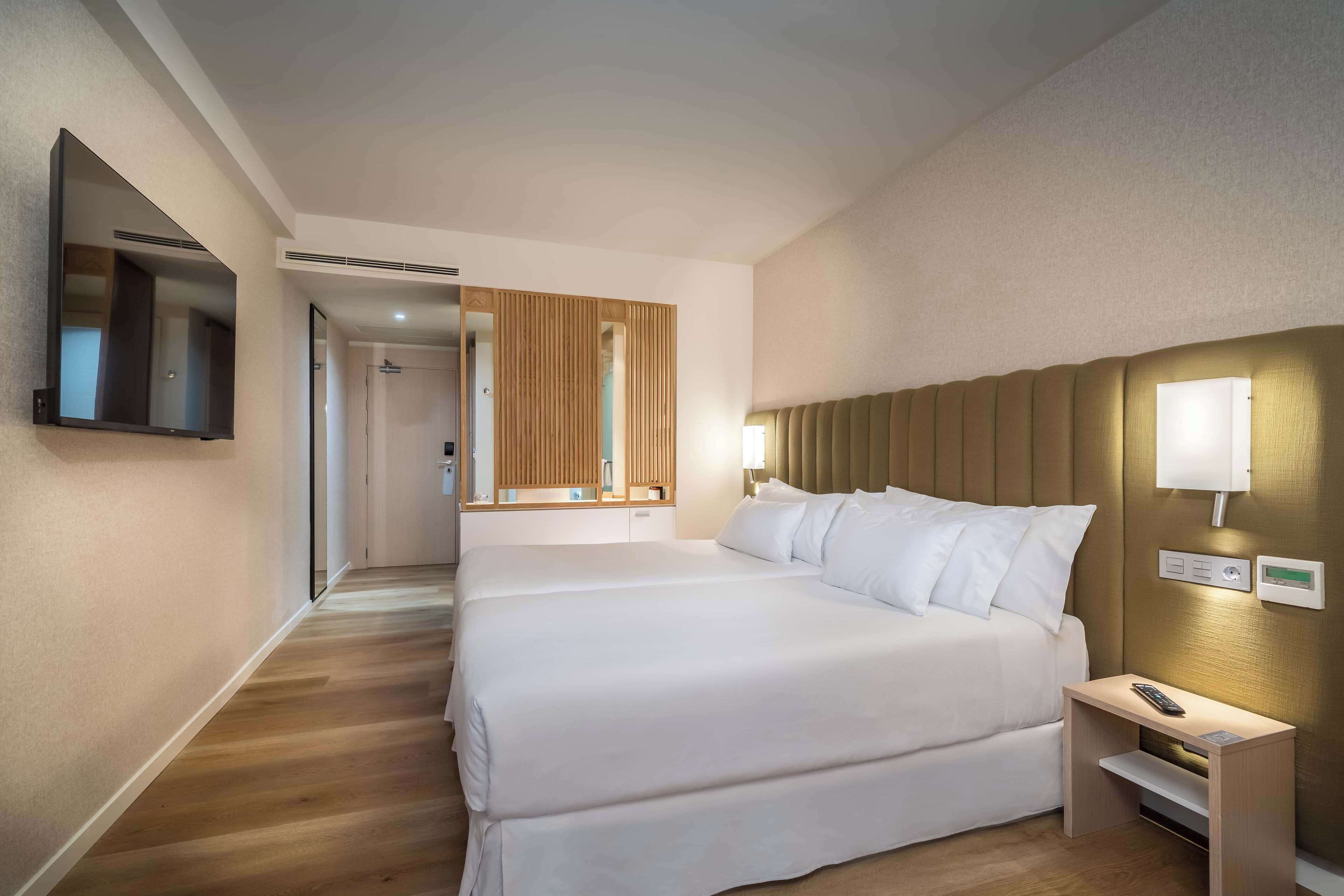 superior room | premium bedding, down duvets, minibar, in-room safe