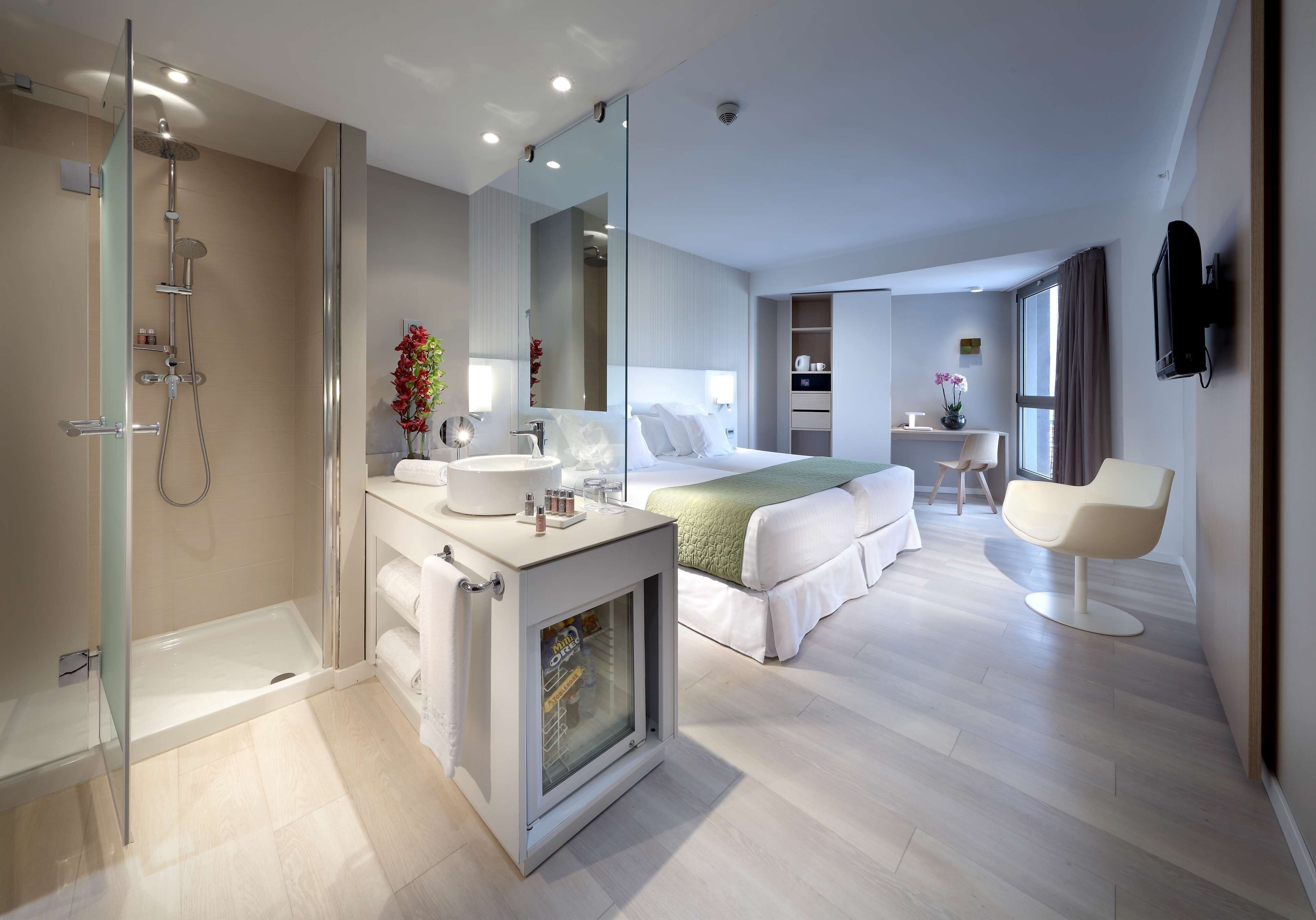 Premium bedding, down duvets, minibar, in-room safe