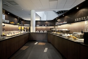 Päivittäinen buffetaamiainen (20 EUR per henkilö)