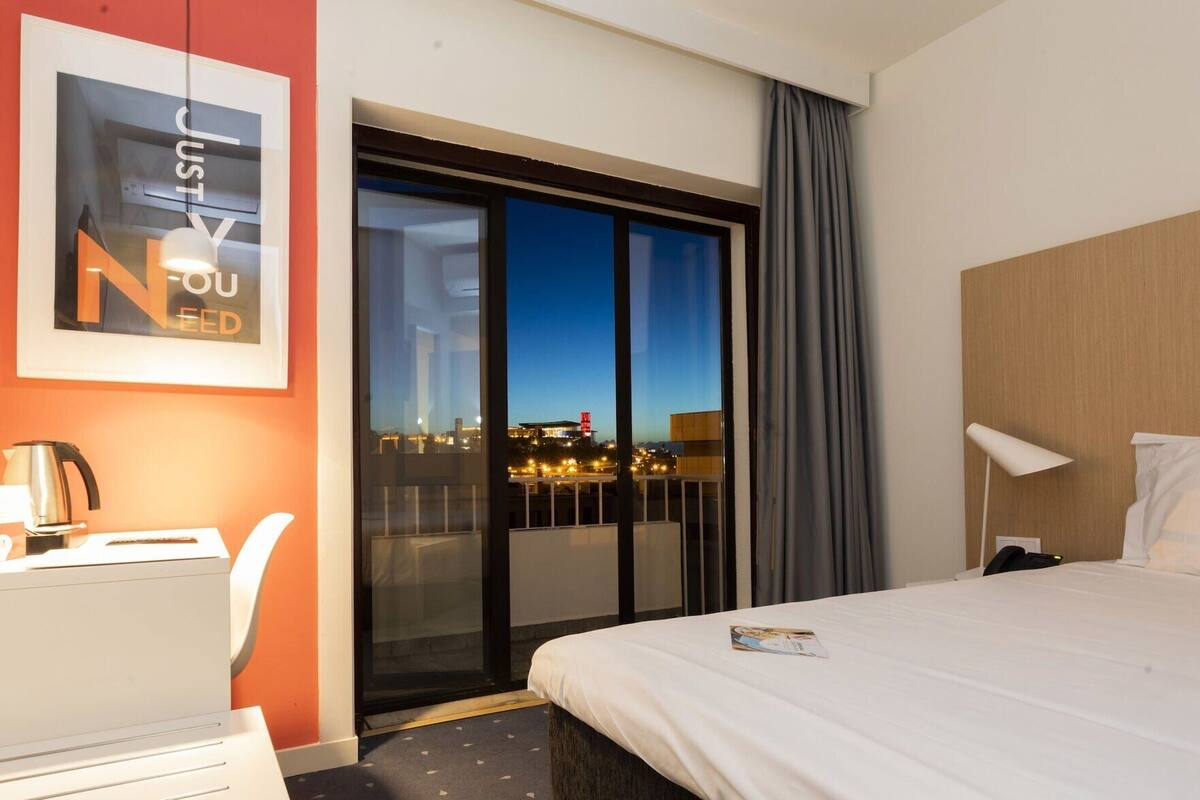 Minibar, in-room safe, desk, soundproofing