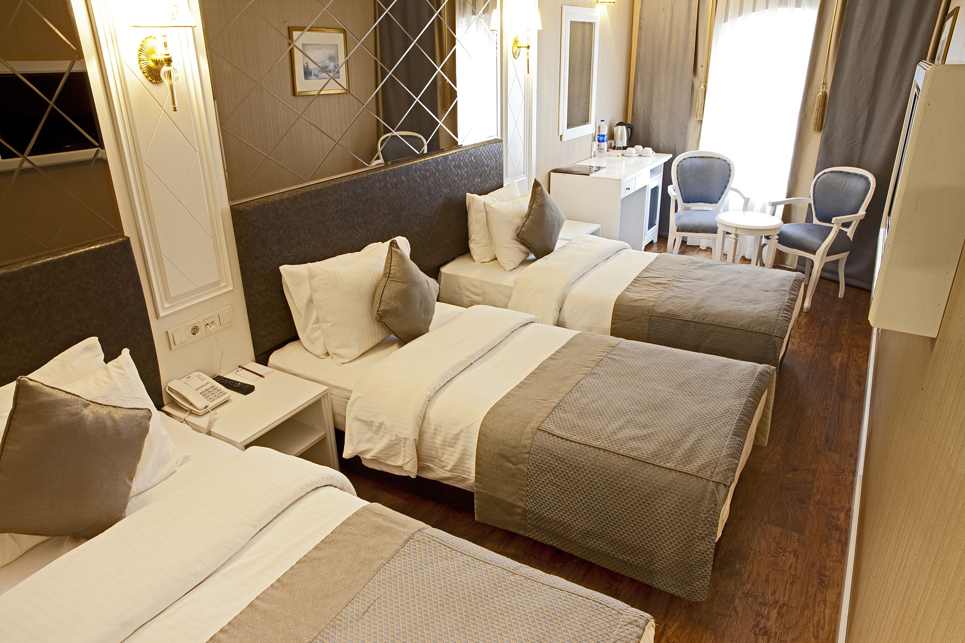 family suite (deluxe) | 1 bedroom, minibar, in-room safe, blackout curtains
