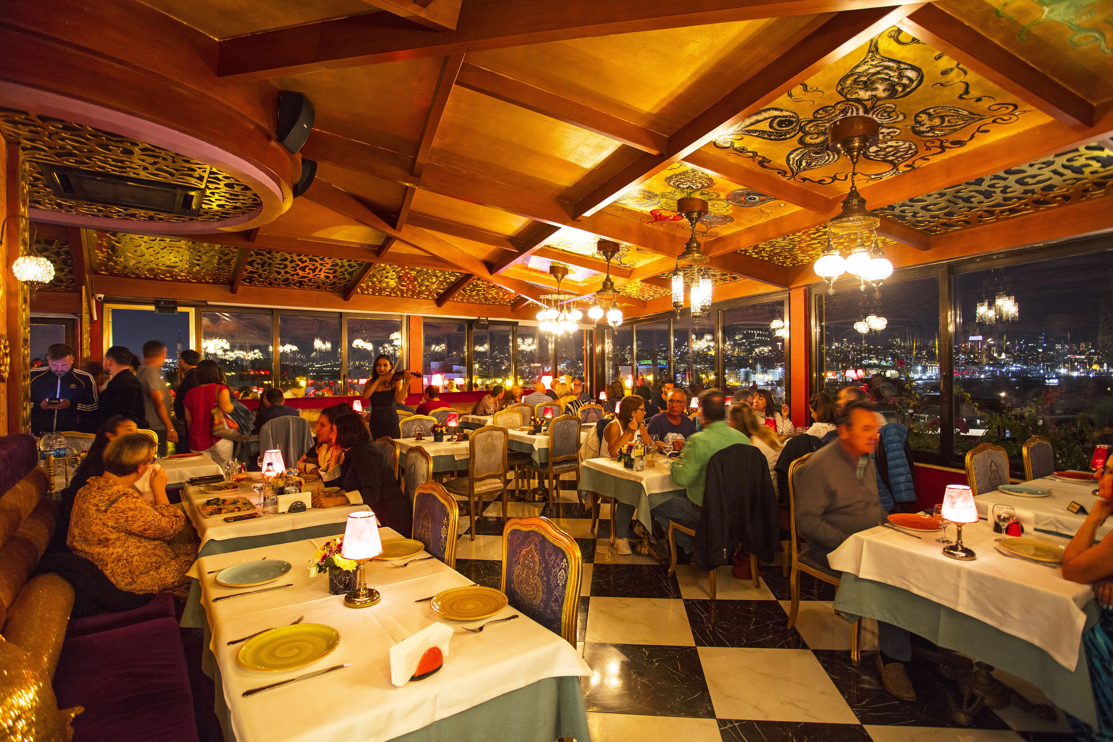 breakfast, lunch and dinner served