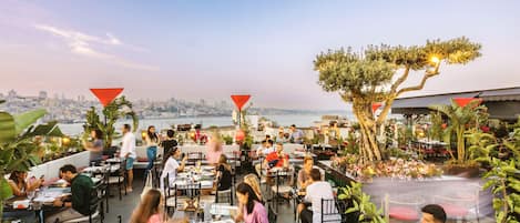 Se sirven desayunos, comidas y cenas